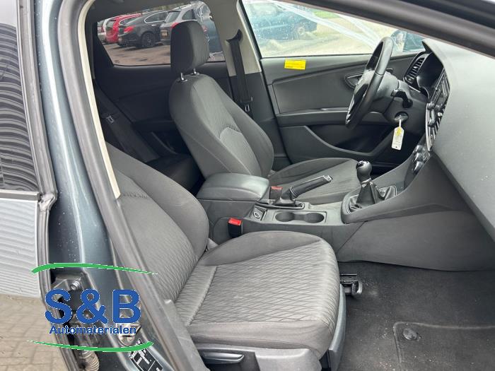 Seat Leon 1.2 TSI Ecomotive 16V Vehículo de desguace (2013, Gris)
