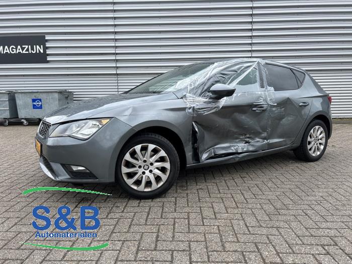 Seat Leon 1.2 TSI Ecomotive 16V Vehículo de desguace (2013, Gris)