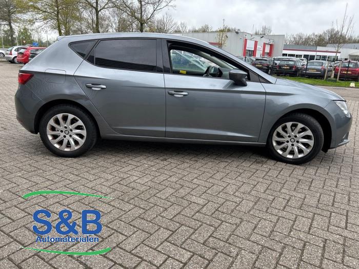 Seat Leon 1.2 TSI Ecomotive 16V Vehículo de desguace (2013, Gris)