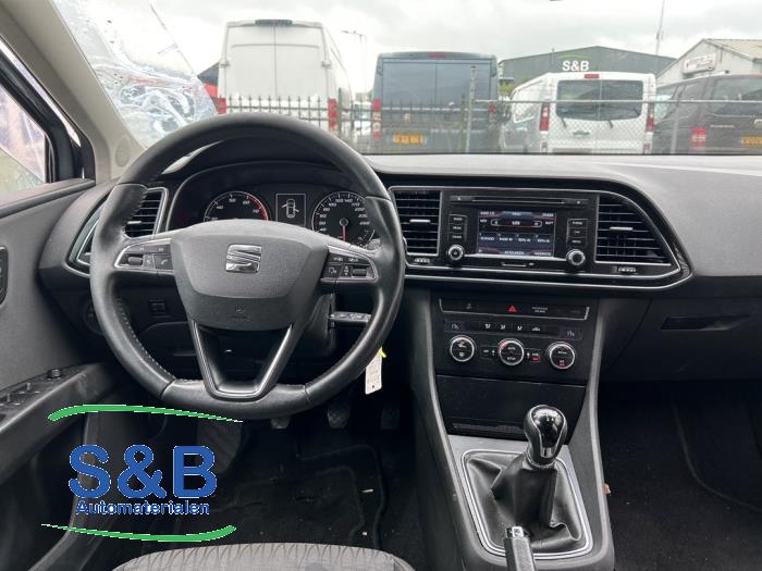 Seat Leon 1.2 TSI Ecomotive 16V Vehículo de desguace (2013, Gris)