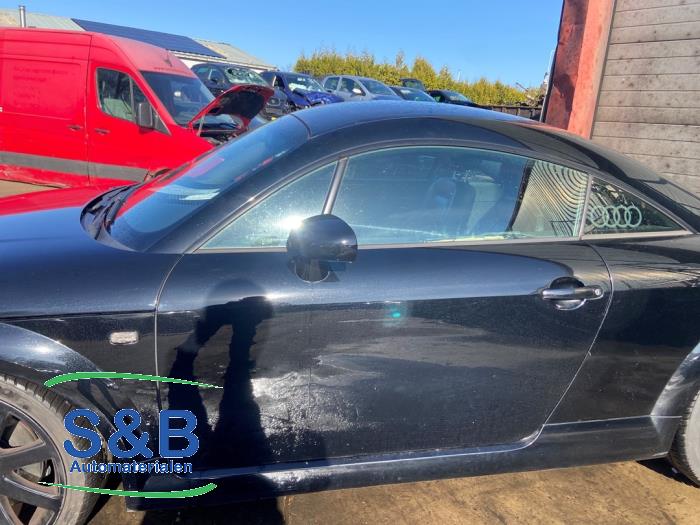 Audi TT Épave (2000, Noir)