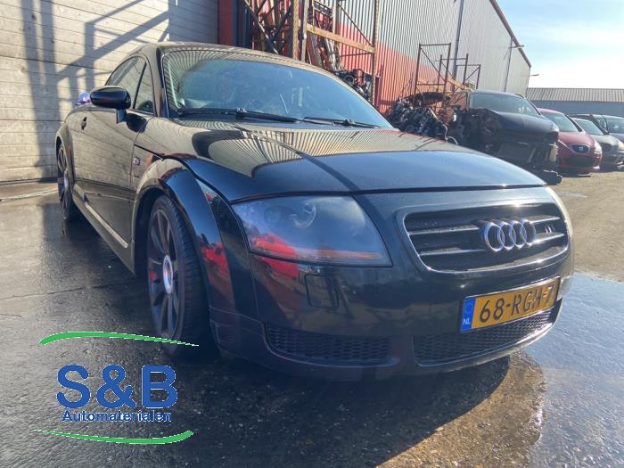 Audi TT Épave (2000, Noir)