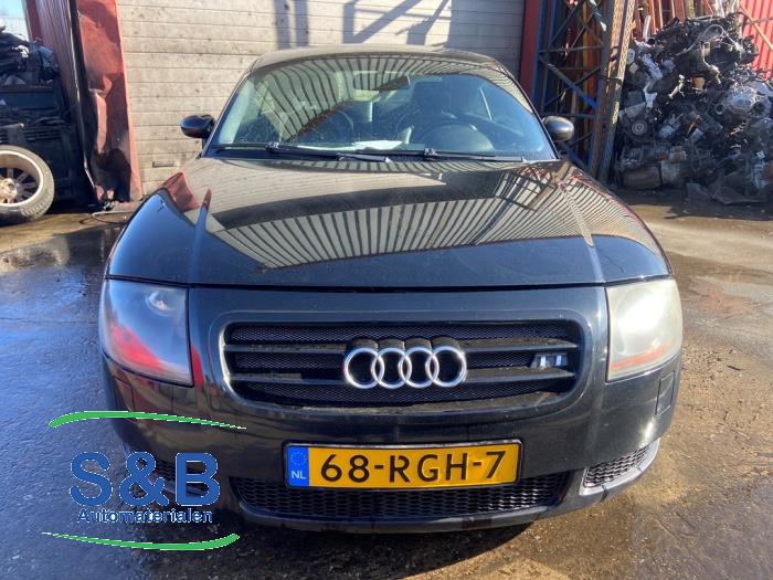 Audi TT Épave (2000, Noir)