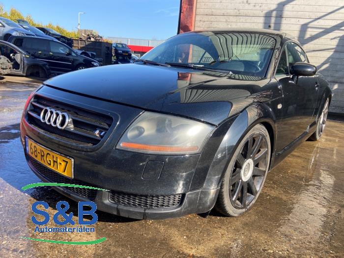 Audi TT Épave (2000, Noir)