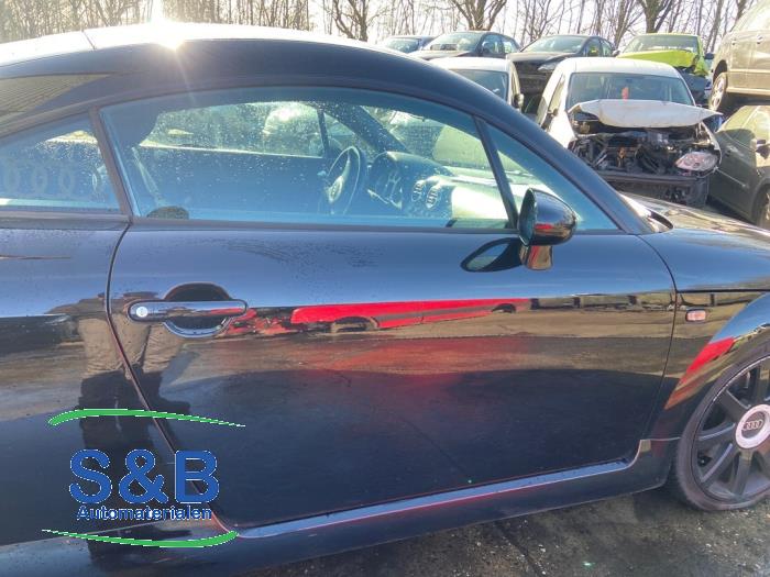 Audi TT Épave (2000, Noir)