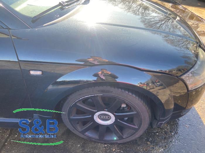 Audi TT Épave (2000, Noir)