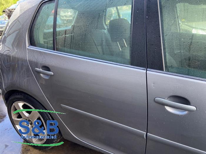 Volkswagen Golf V 1.6 FSI 16V Skrotfordon (2006, GRIJS)