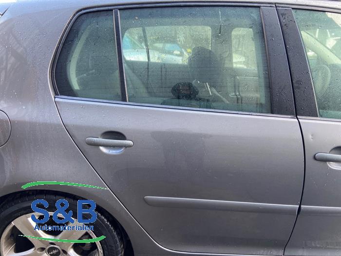 Volkswagen Golf V 1.6 FSI 16V Skrotfordon (2006, GRIJS)