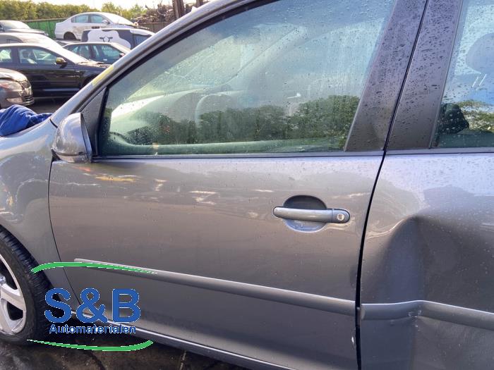 Volkswagen Golf V 1.6 FSI 16V Skrotfordon (2006, GRIJS)