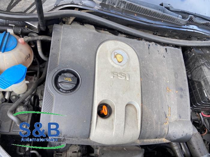 Volkswagen Golf V 1.6 FSI 16V Skrotfordon (2006, GRIJS)