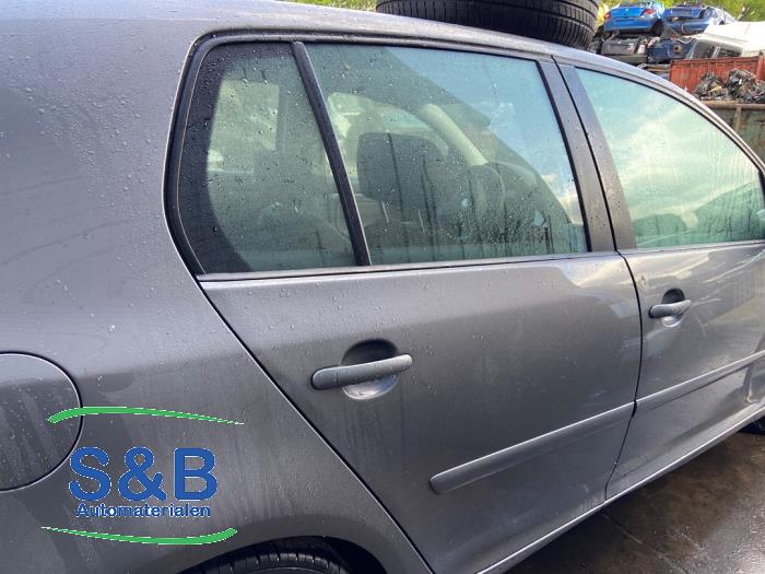 Volkswagen Golf V 1.6 FSI 16V Skrotfordon (2006, GRIJS)