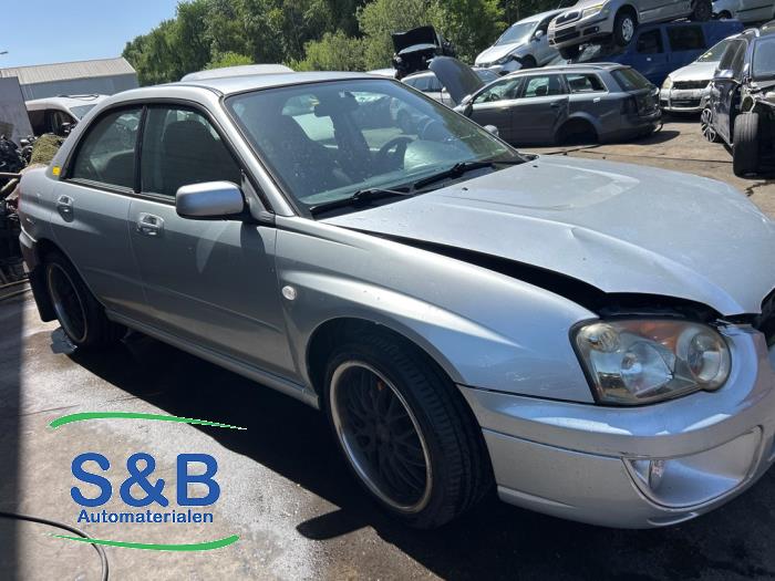 Subaru Impreza II 1.6 TS 4x4 Vehículo de desguace (2003, Gris)