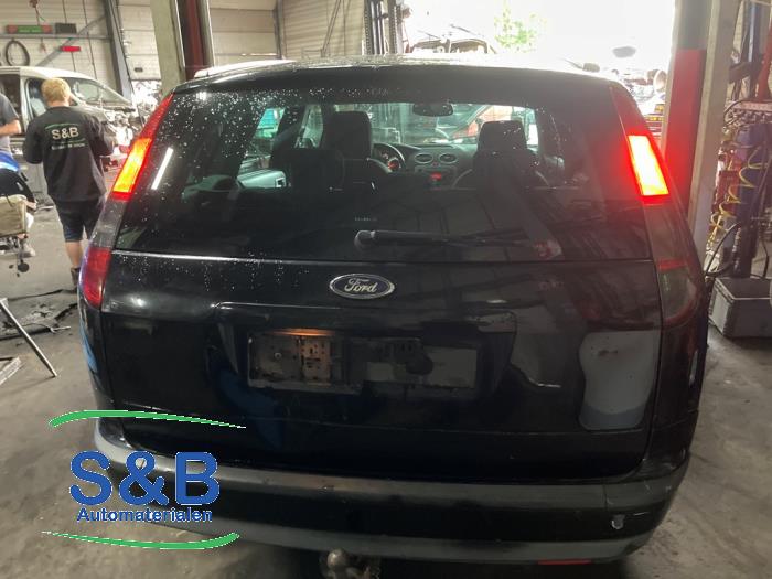 Ford Focus 2 Wagon 1.6 16V Vehículo de desguace (2007, Negro)