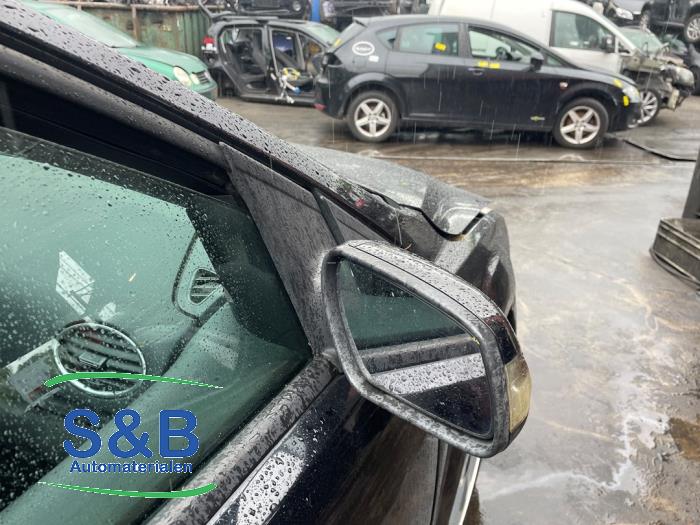 Ford Focus 2 Wagon 1.6 16V Vehículo de desguace (2007, Negro)