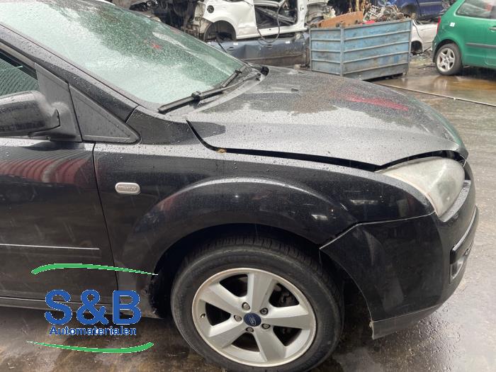 Ford Focus 2 Wagon 1.6 16V Vehículo de desguace (2007, Negro)