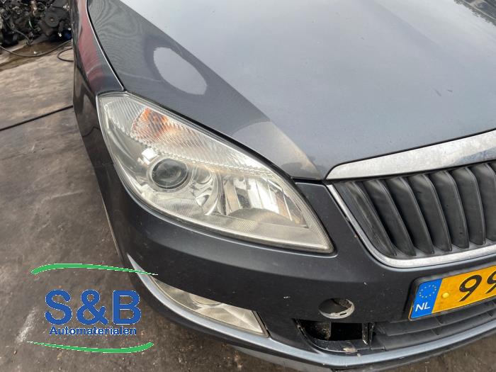 Skoda Fabia II Combi 1.2 TDI 12V Greenline Vehículo de desguace (2010, Gris, Azul)