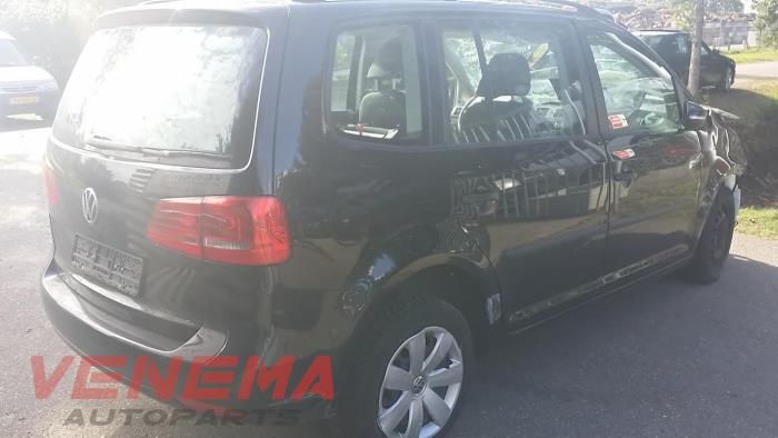 Volkswagen Touran 1.6 TDI 16V Schrottauto (2011, Metallic, Schwarz)