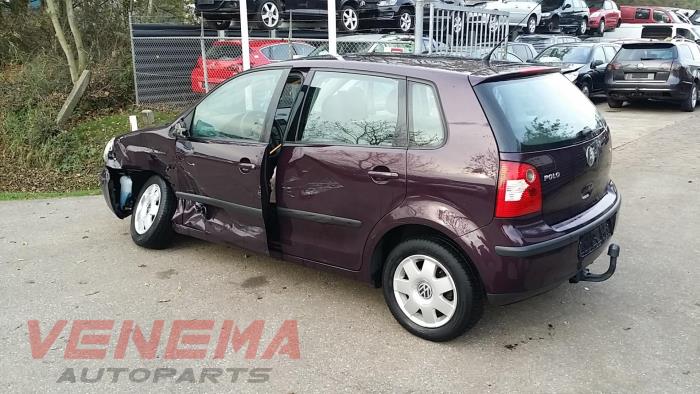 Volkswagen Polo IV 1.4 16V Épave (2002, Violet)