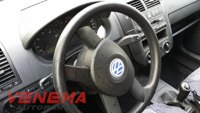 Volkswagen Polo IV 1.4 16V Épave (2002, Violet)