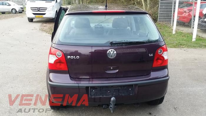 Volkswagen Polo IV 1.4 16V Épave (2002, Violet)