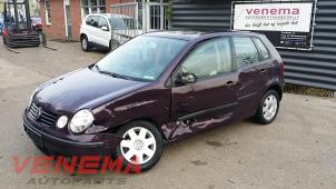 Volkswagen Polo IV 1.4 16V Épave (2002, Violet)