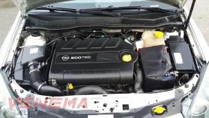 Opel Astra H SW 1.9 CDTi 16V 150 Épave (2006, Métallisé, Gris argenté)