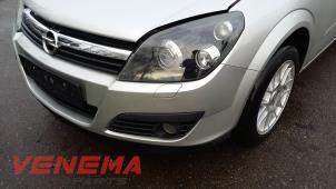 Opel Astra H SW 1.9 CDTi 16V 150 Épave (2006, Métallisé, Gris argenté)