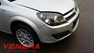 Opel Astra H SW 1.9 CDTi 16V 150 Épave (2006, Métallisé, Gris argenté)