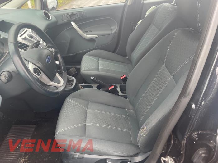 Ford Fiesta 6 1.6 16V Sport Épave (2010, Métallisé, Noir)
