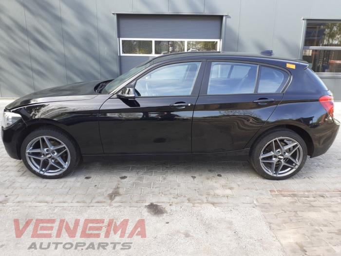 BMW 1 serie 116i 1.6 16V Épave (2014, Noir)