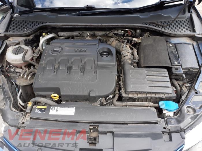 Seat Leon ST 1.6 TDI 16V 4Drive Samochód złomowany (2016, Niebieski)