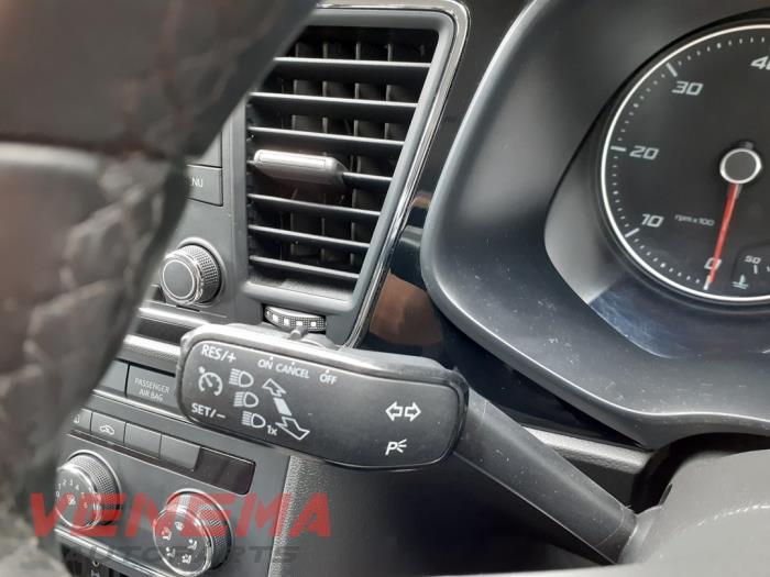 Seat Leon ST 1.6 TDI 16V 4Drive Samochód złomowany (2016, Niebieski)