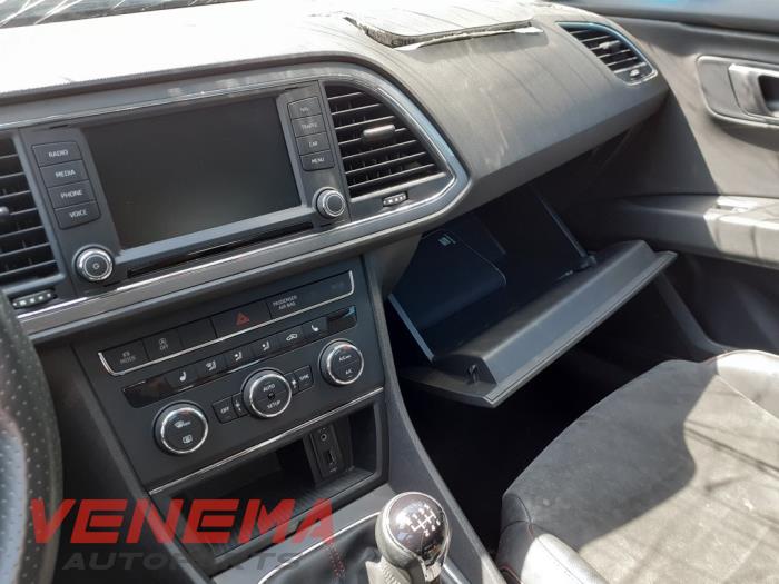 Seat Leon SC 2.0 TDI FR 16V Salvage vehicle (2015, Metallic, Blue, Black)