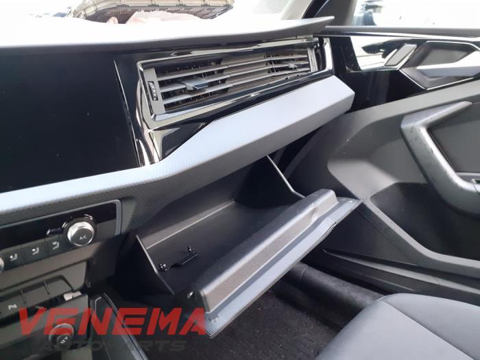 Audi A1 Sportback 1.0 25 TFSI 12V Vehículo de desguace (2020, Metálico, Negro)