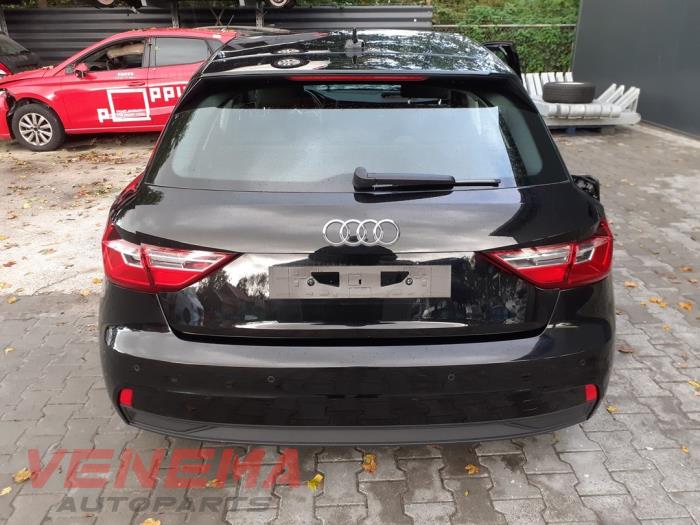 Audi A1 Sportback 1.0 25 TFSI 12V Vehículo de desguace (2020, Metálico, Negro)