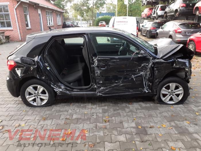 Audi A1 Sportback 1.0 25 TFSI 12V Vehículo de desguace (2020, Metálico, Negro)