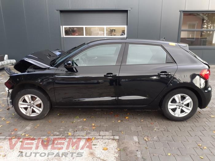 Audi A1 Sportback 1.0 25 TFSI 12V Vehículo de desguace (2020, Metálico, Negro)