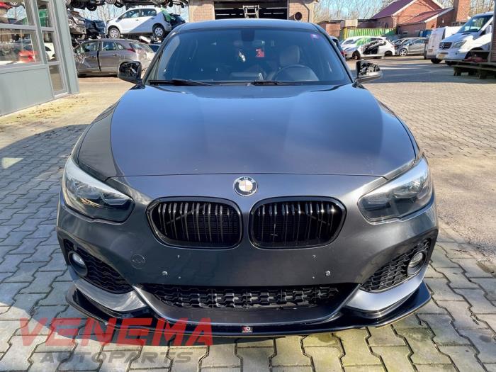 BMW 1 serie 116d 1.5 12V TwinPower Salvage vehicle (2018, Metallic, Gray)