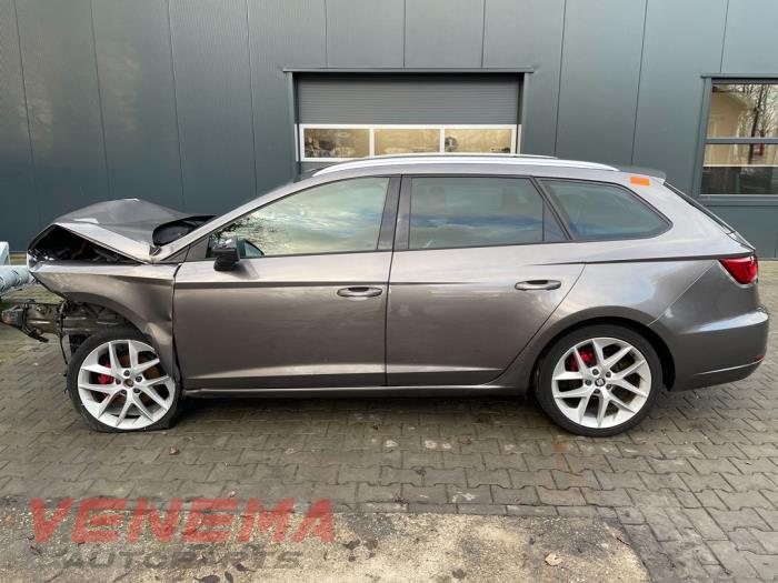 Seat Leon ST 1.4 TSI 16V Schrottauto (2017, Metallic, Braun)