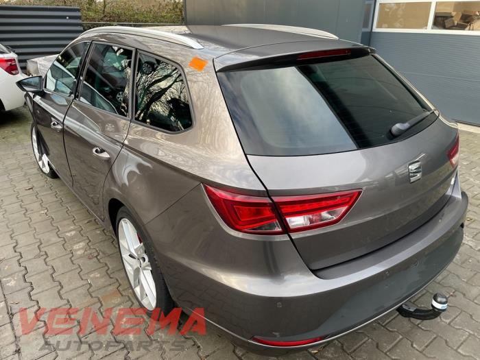 Seat Leon ST 1.4 TSI 16V Schrottauto (2017, Metallic, Braun)