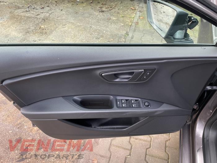 Seat Leon ST 1.4 TSI 16V Schrottauto (2017, Metallic, Braun)
