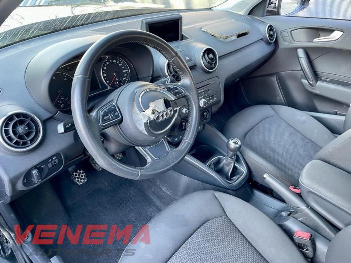 Audi A1 Sportback 1.6 TDI 16V Épave (2014, Métallisé, Noir)