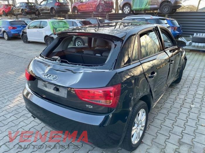 Audi A1 Sportback 1.6 TDI 16V Épave (2014, Métallisé, Noir)