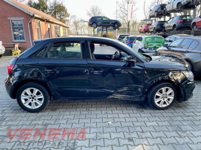 Audi A1 Sportback 1.6 TDI 16V Épave (2014, Métallisé, Noir)