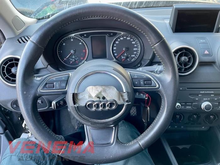 Audi A1 Sportback 1.6 TDI 16V Épave (2014, Métallisé, Noir)