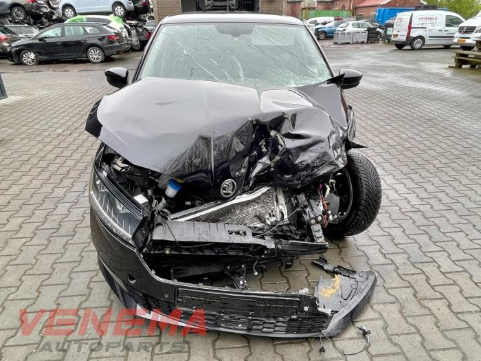 Skoda Fabia III 1.0 TSI 12V Épave (2019, Métallisé, Noir)