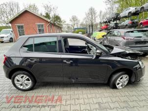 Skoda Fabia III 1.0 TSI 12V Épave (2019, Métallisé, Noir)