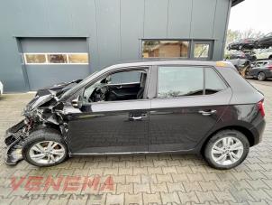 Skoda Fabia III 1.0 TSI 12V Épave (2019, Métallisé, Noir)