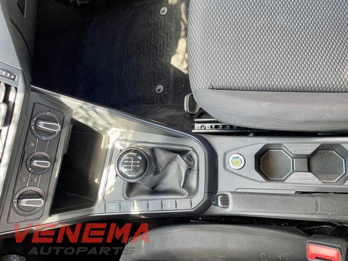 Volkswagen Polo VI 1.0 MPI 12V Schrottauto (2021, Metallic, Dunkel 