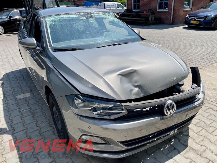 Volkswagen Polo VI 1.0 MPI 12V Schrottauto (2021, Metallic, Dunkel 